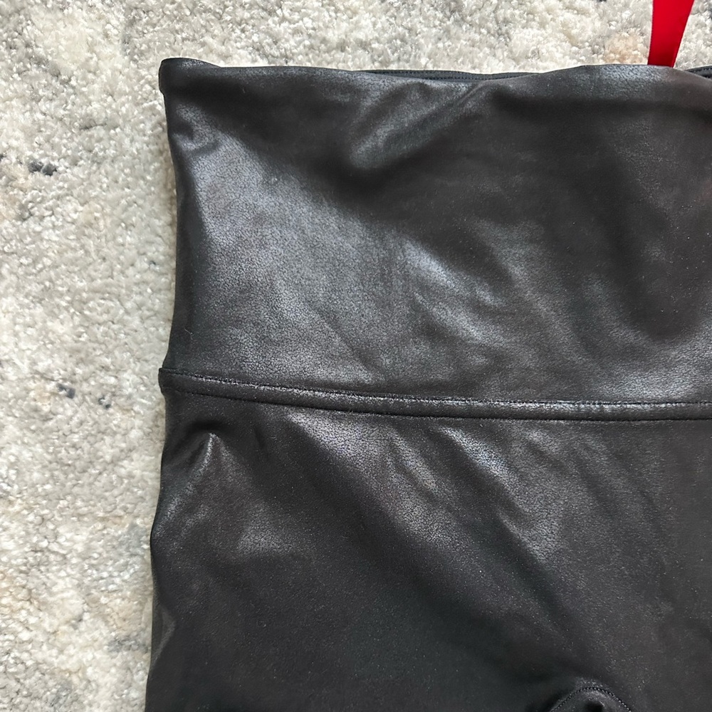 Womens LG Spanx shiney “leather look” black leggings! Be holiday party ready!